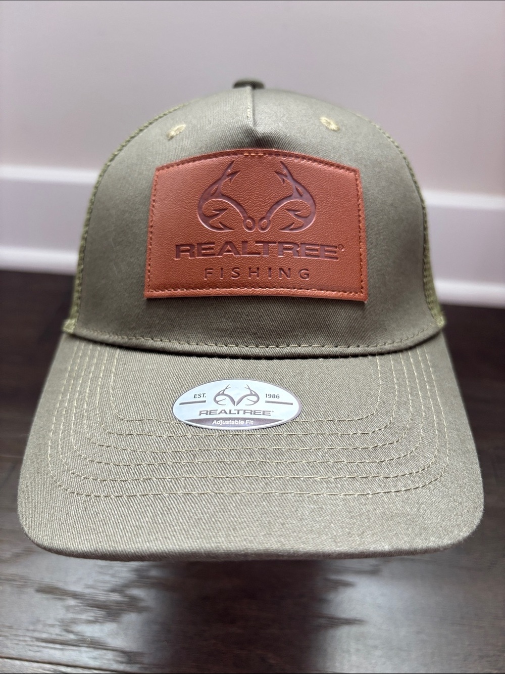 Realtree Fishing Leatherette patch, canvas,mesh,snap back cap